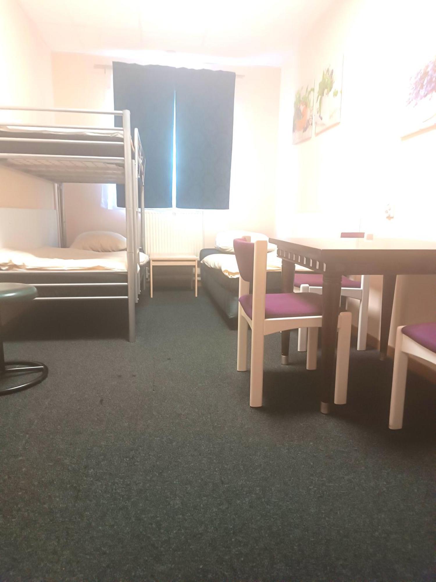 Hostel Krosnienska 12 Зелена Гура Екстер'єр фото