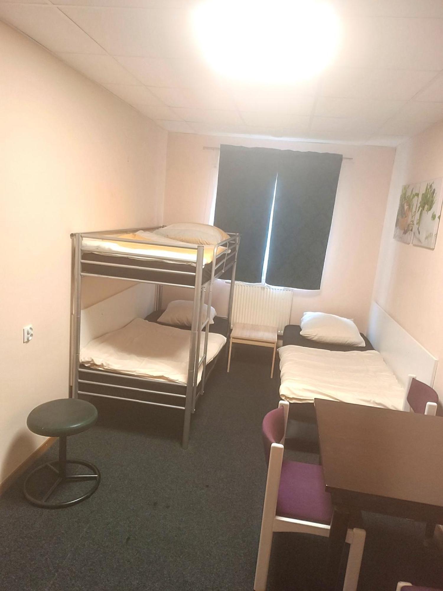 Hostel Krosnienska 12 Зелена Гура Екстер'єр фото