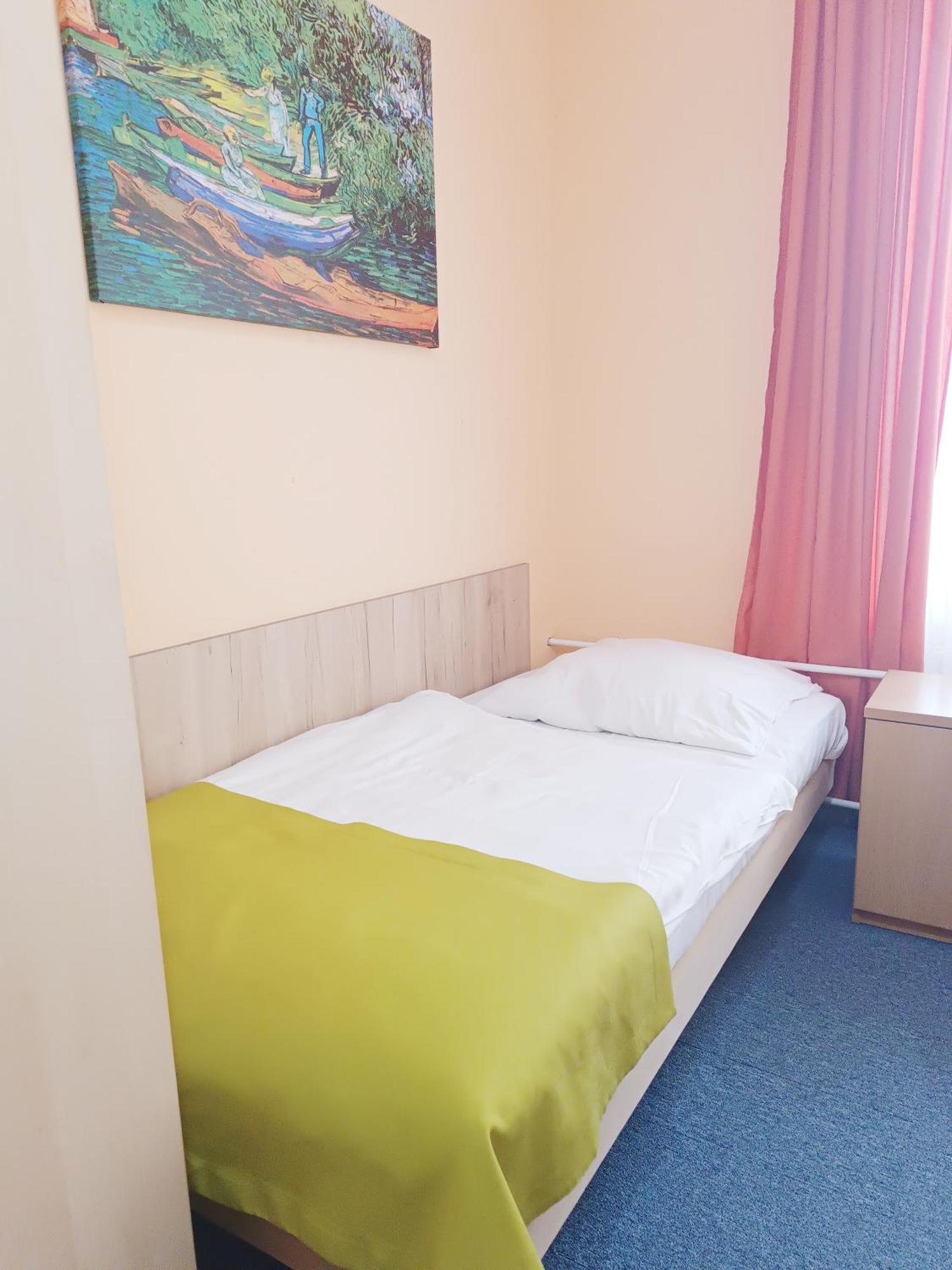 Hostel Krosnienska 12 Зелена Гура Екстер'єр фото
