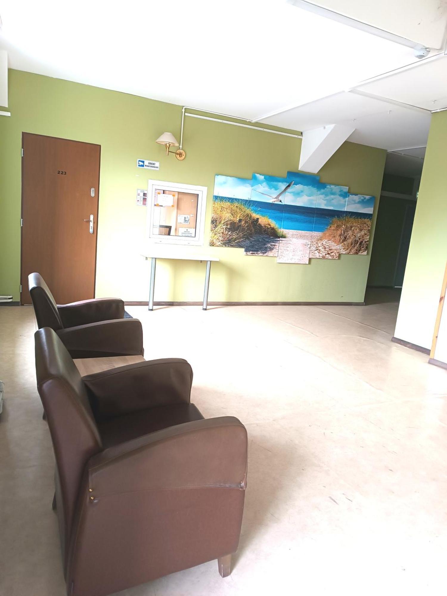 Hostel Krosnienska 12 Зелена Гура Екстер'єр фото