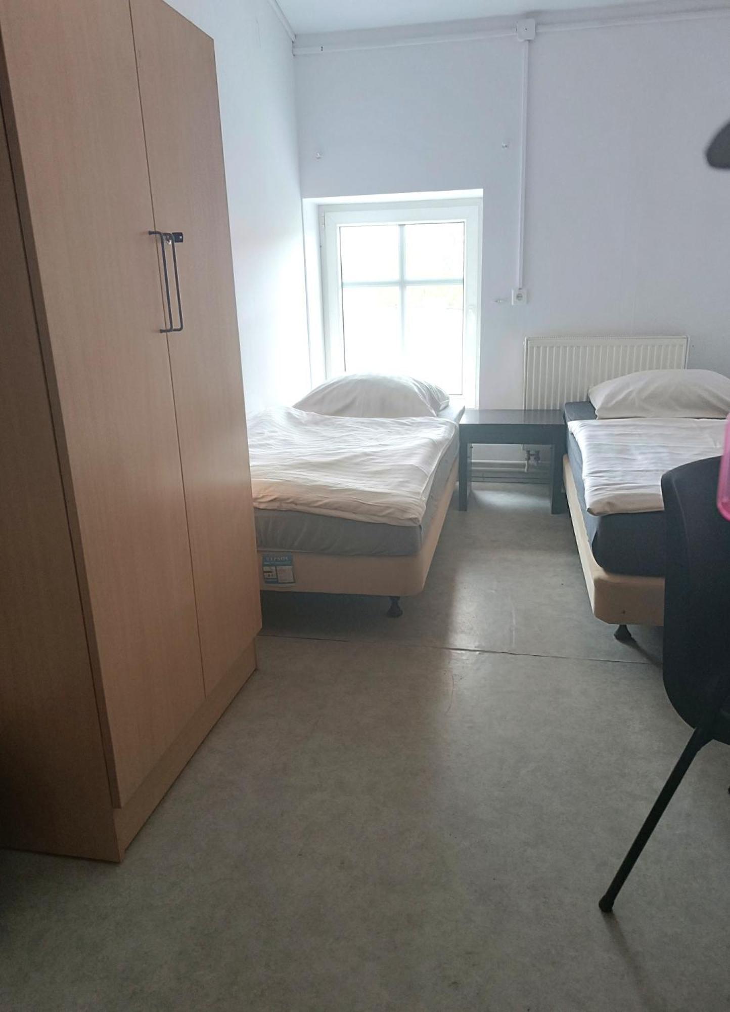 Hostel Krosnienska 12 Зелена Гура Екстер'єр фото