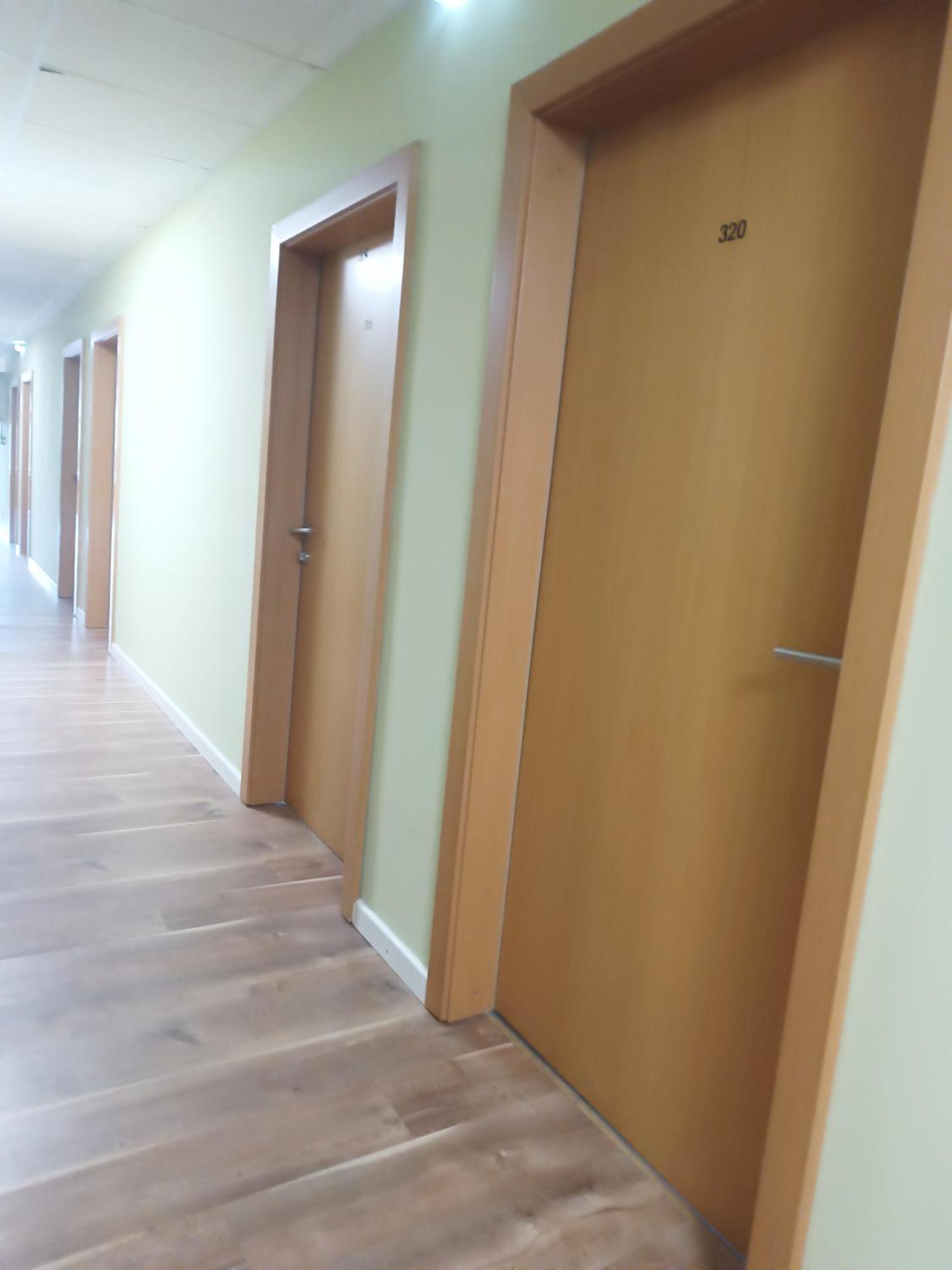 Hostel Krosnienska 12 Зелена Гура Екстер'єр фото