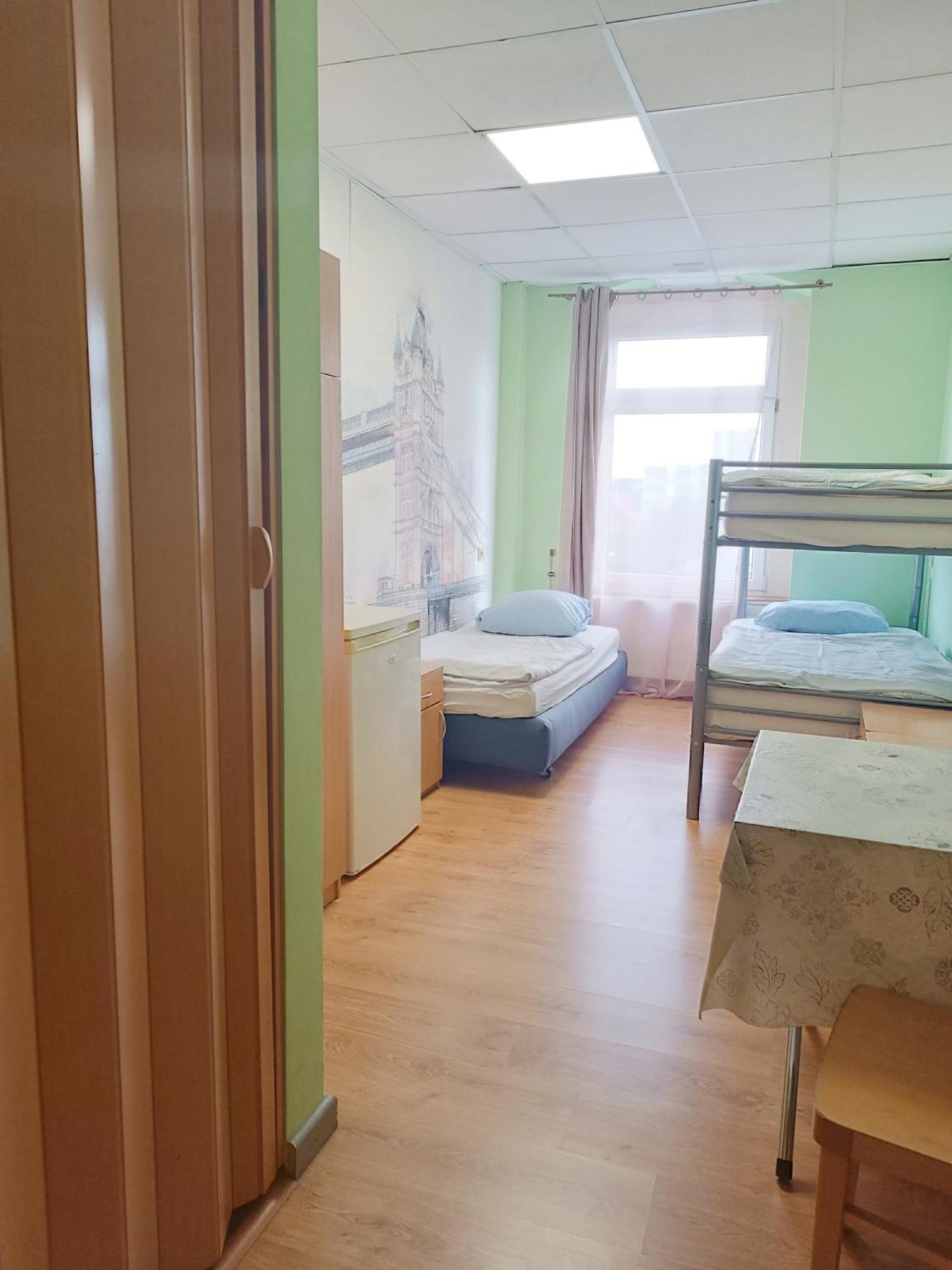 Hostel Krosnienska 12 Зелена Гура Екстер'єр фото