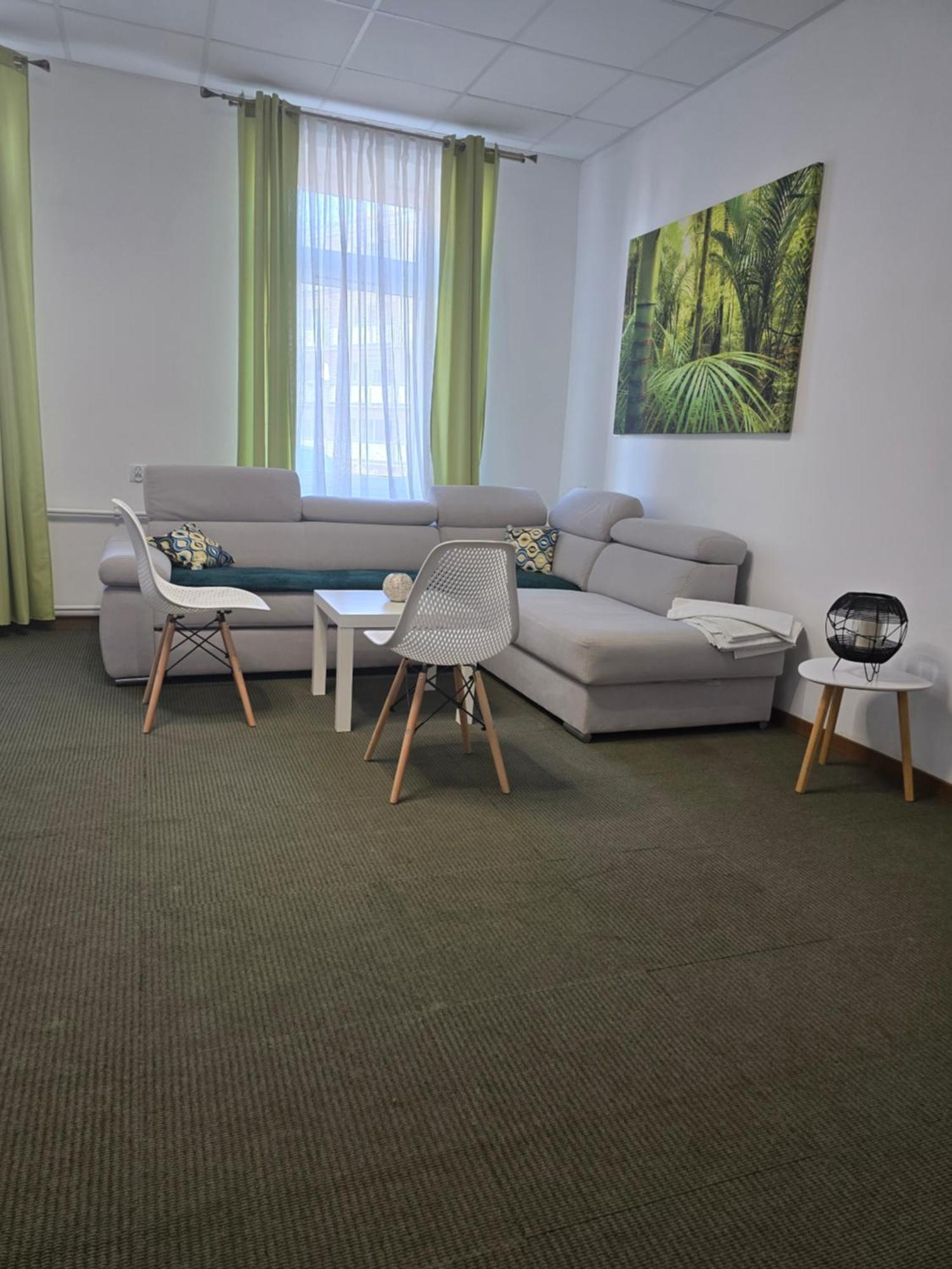 Hostel Krosnienska 12 Зелена Гура Екстер'єр фото