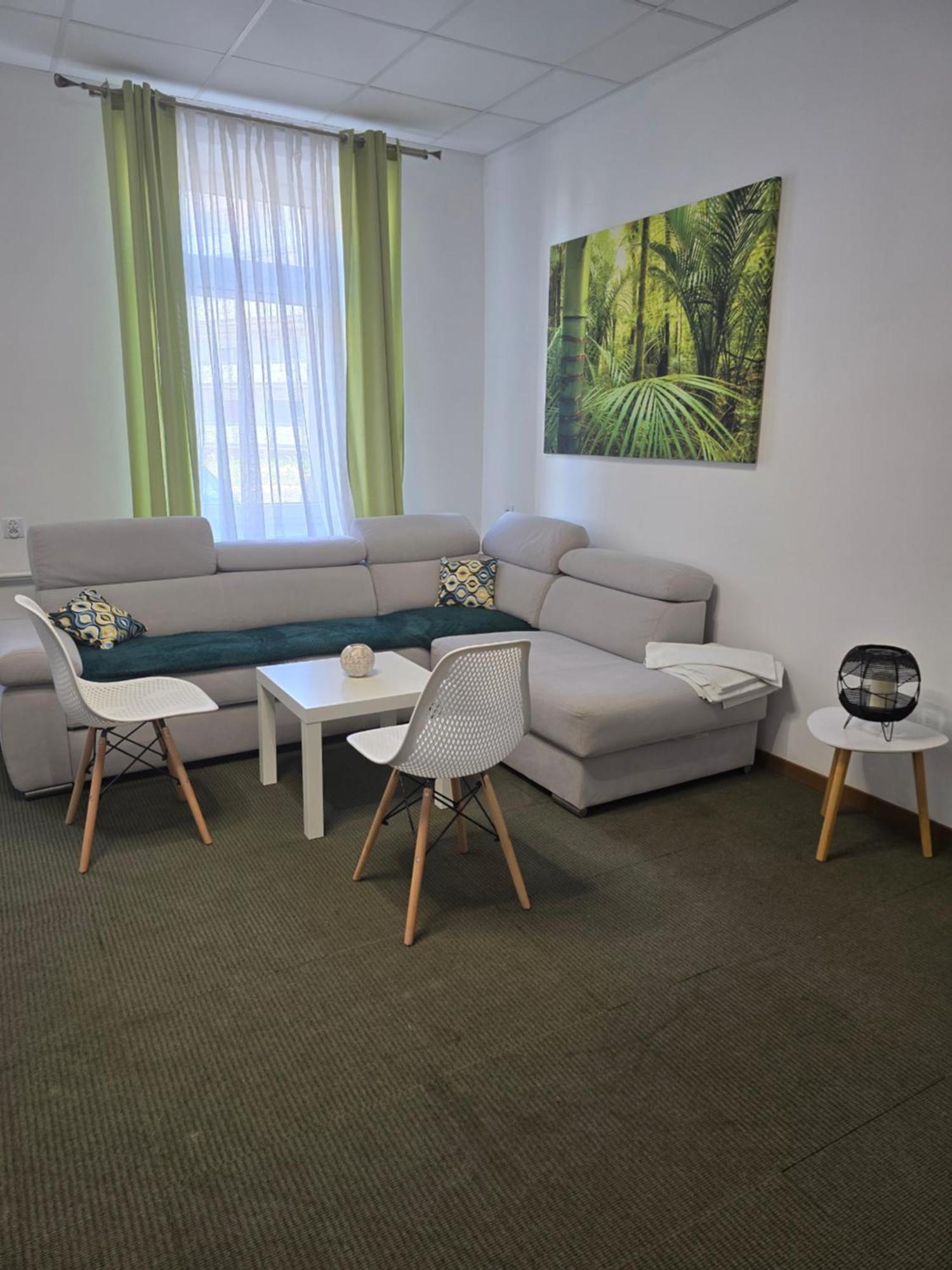 Hostel Krosnienska 12 Зелена Гура Екстер'єр фото