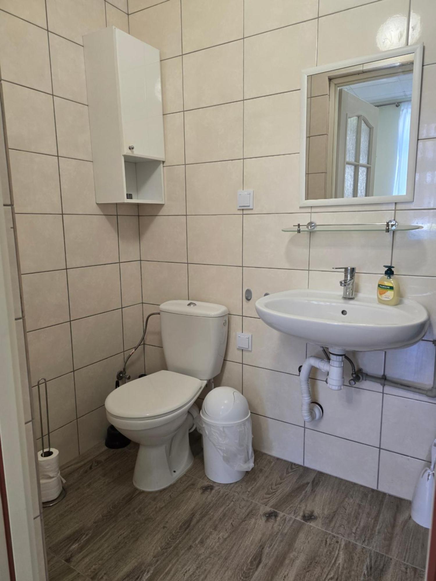 Hostel Krosnienska 12 Зелена Гура Екстер'єр фото