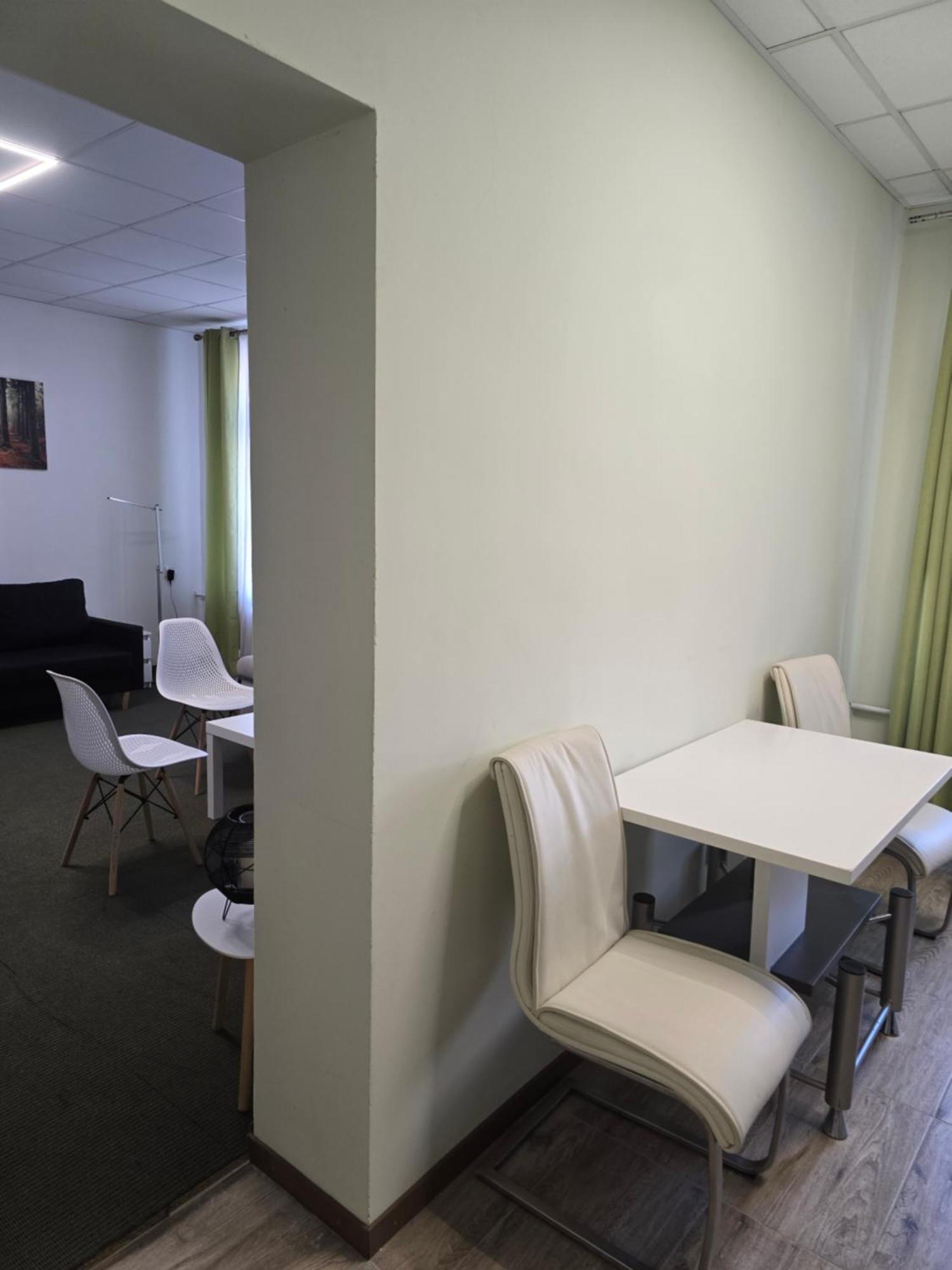 Hostel Krosnienska 12 Зелена Гура Екстер'єр фото